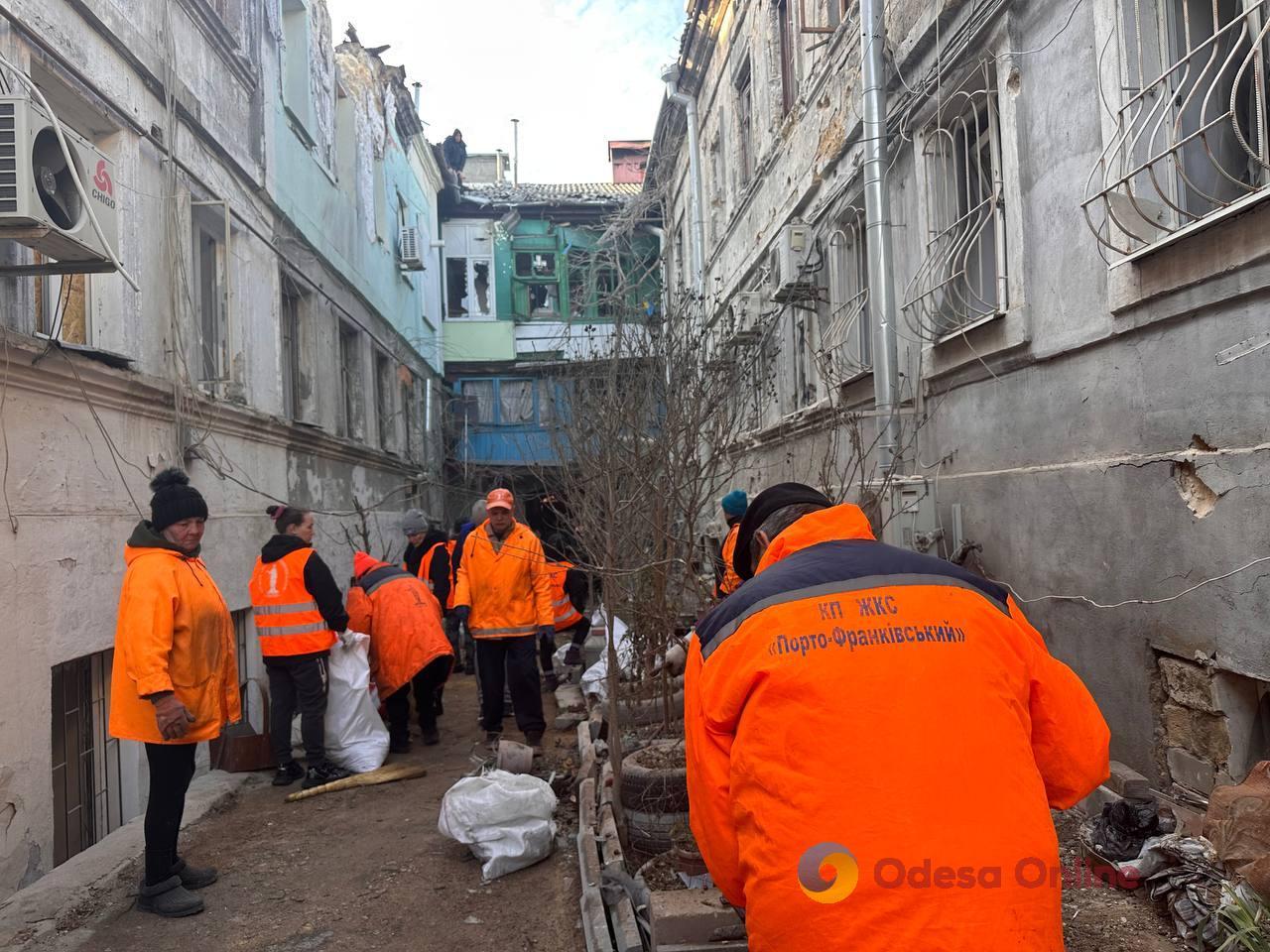 Одна з наймасованіших атак на Одесу: репортаж з місця та свідчення очевидців Одна з наймасованіших атак на Одесу: репортаж з місця та свідчення очевидців