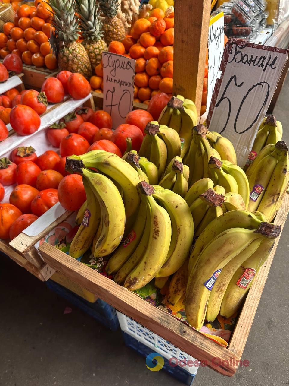 Хурма, редиска и язык: субботние цены на одесском Привозе Хурма, редиска и язык: субботние цены на одесском Привозе