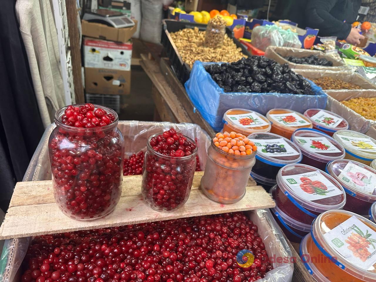 Хурма, редиска и язык: субботние цены на одесском Привозе Хурма, редиска и язык: субботние цены на одесском Привозе