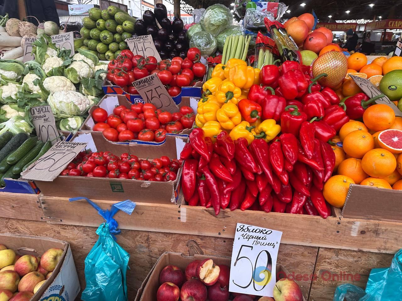 Хурма, редиска и язык: субботние цены на одесском Привозе Хурма, редиска и язык: субботние цены на одесском Привозе