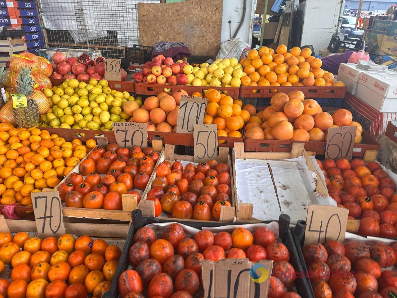 Хурма, редиска и язык: субботние цены на одесском Привозе Хурма, редиска и язык: субботние цены на одесском Привозе