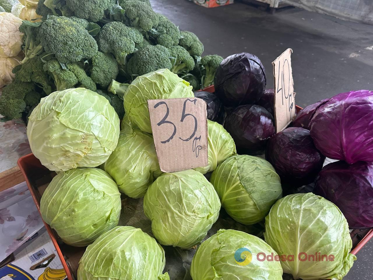 Хурма, редиска и язык: субботние цены на одесском Привозе Хурма, редиска и язык: субботние цены на одесском Привозе