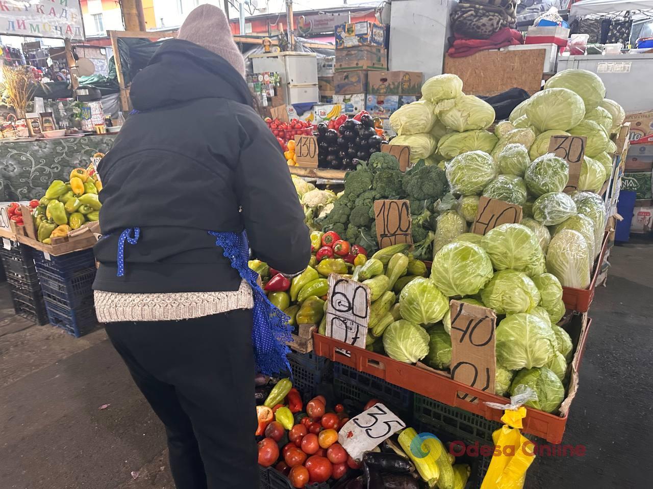 Хурма, редиска и язык: субботние цены на одесском Привозе Хурма, редиска и язык: субботние цены на одесском Привозе