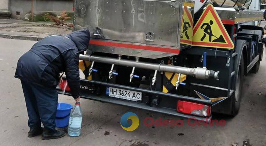 В Одесі працюють машини з технічною водою