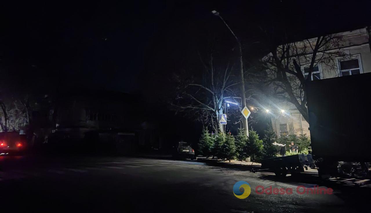 В Одессе тьма: тотальный блэкаут (фоторепортаж) В Одессе тьма: тотальный блэкаут (фоторепортаж)