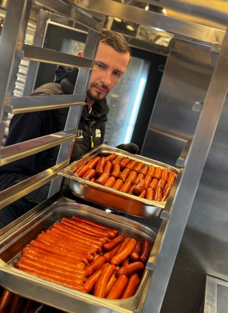 Понад 5000 гарячих обідів для одеситів приготувала команда Food Train Укрзалізниці Более 5000 горячих обедов для одесситов приготовила команда Food Train «Укрзалізниці»