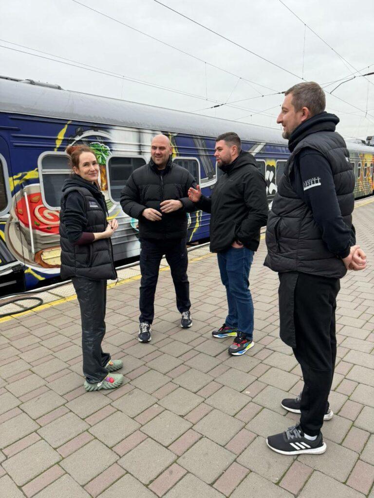 Понад 5000 гарячих обідів для одеситів приготувала команда Food Train Укрзалізниці Более 5000 горячих обедов для одесситов приготовила команда Food Train «Укрзалізниці»