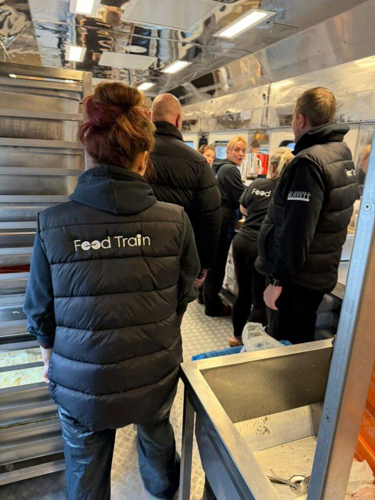 Понад 5000 гарячих обідів для одеситів приготувала команда Food Train Укрзалізниці Более 5000 горячих обедов для одесситов приготовила команда Food Train «Укрзалізниці»