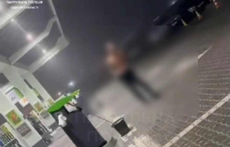 Спасенная жизнь в Одессе: патрульные помешали мужчине совершить самоубийство Спасенная жизнь в Одессе: патрульные помешали мужчине совершить самоубийство