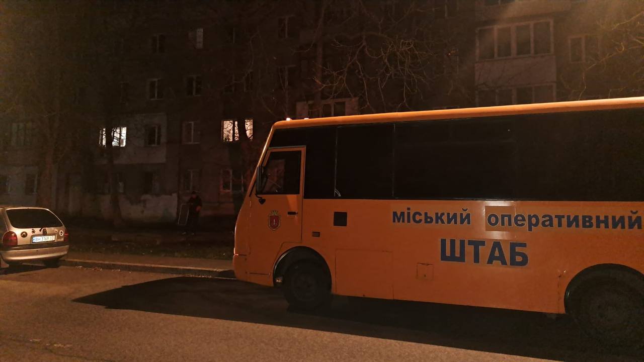 В Одесі після нічної атаки РФ постраждала одна людина, частина Пересипського району без світла, води й тепла (оновлено)