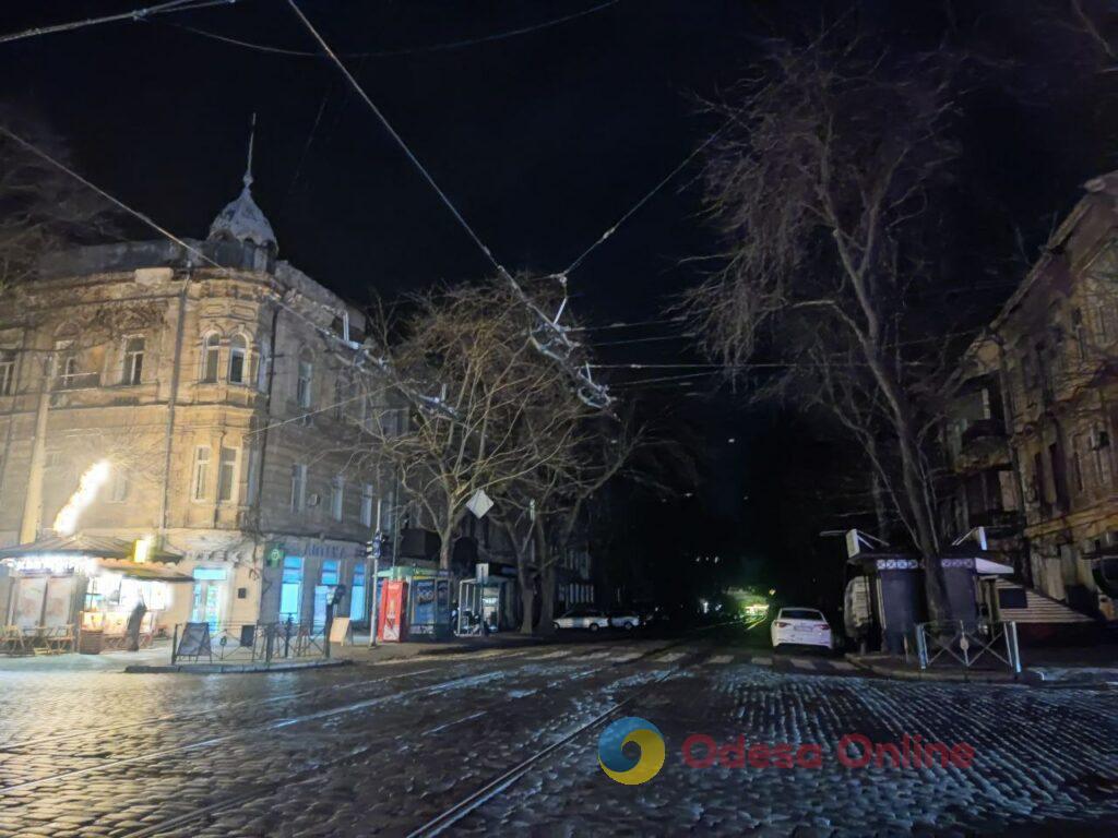 Фото недели: несокрушимая Одесса готовится к Рождеству вопреки блэкаутам и обстрелам