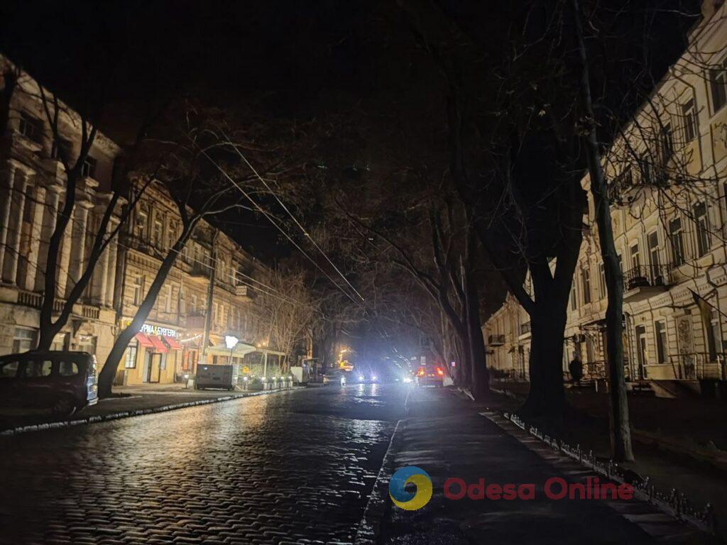 Фото недели: несокрушимая Одесса готовится к Рождеству вопреки блэкаутам и обстрелам