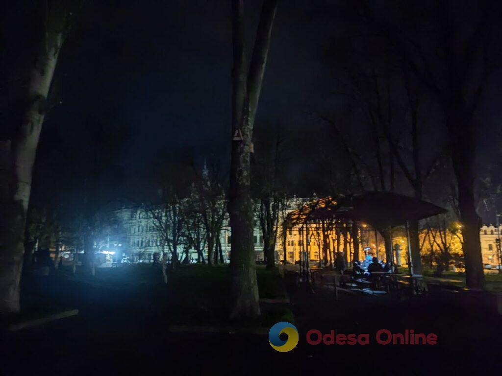 Фото недели: несокрушимая Одесса готовится к Рождеству вопреки блэкаутам и обстрелам