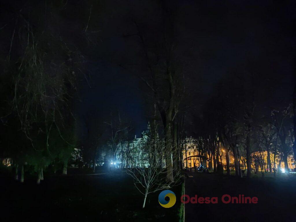 Фото недели: несокрушимая Одесса готовится к Рождеству вопреки блэкаутам и обстрелам