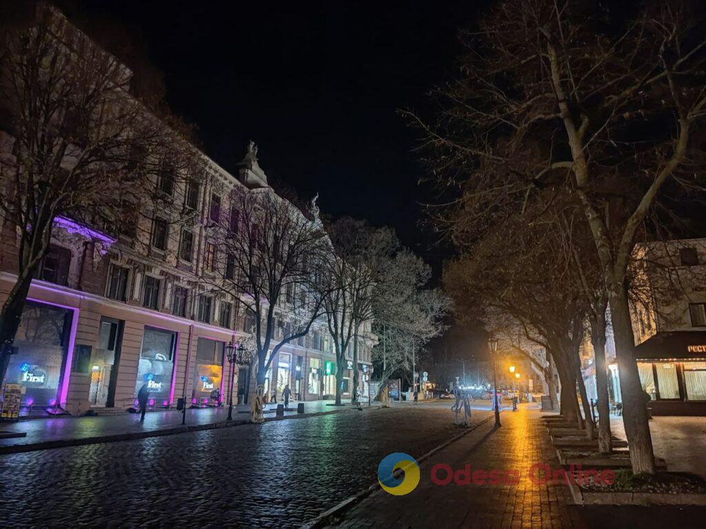 Фото недели: несокрушимая Одесса готовится к Рождеству вопреки блэкаутам и обстрелам