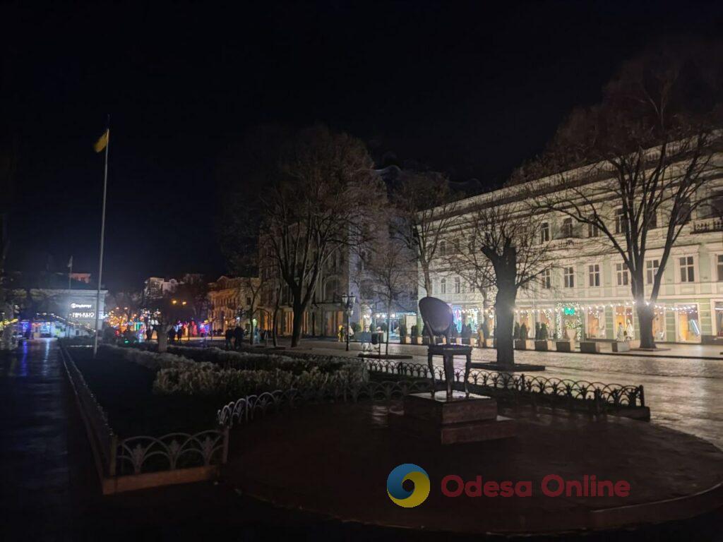 Фото недели: несокрушимая Одесса готовится к Рождеству вопреки блэкаутам и обстрелам