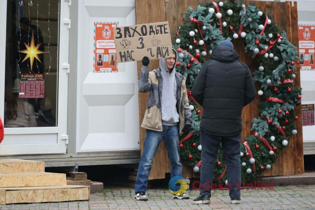 Фото недели: несокрушимая Одесса готовится к Рождеству вопреки блэкаутам и обстрелам