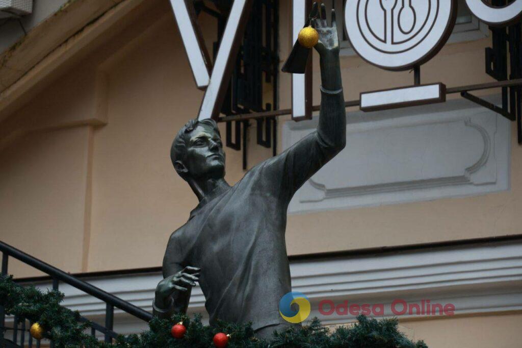 Фото недели: несокрушимая Одесса готовится к Рождеству вопреки блэкаутам и обстрелам