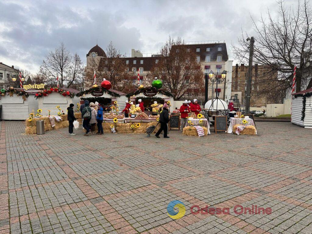 Близько 35 майстрів з Одеси та області представили роботи на крафтовому ярмарку (фото)