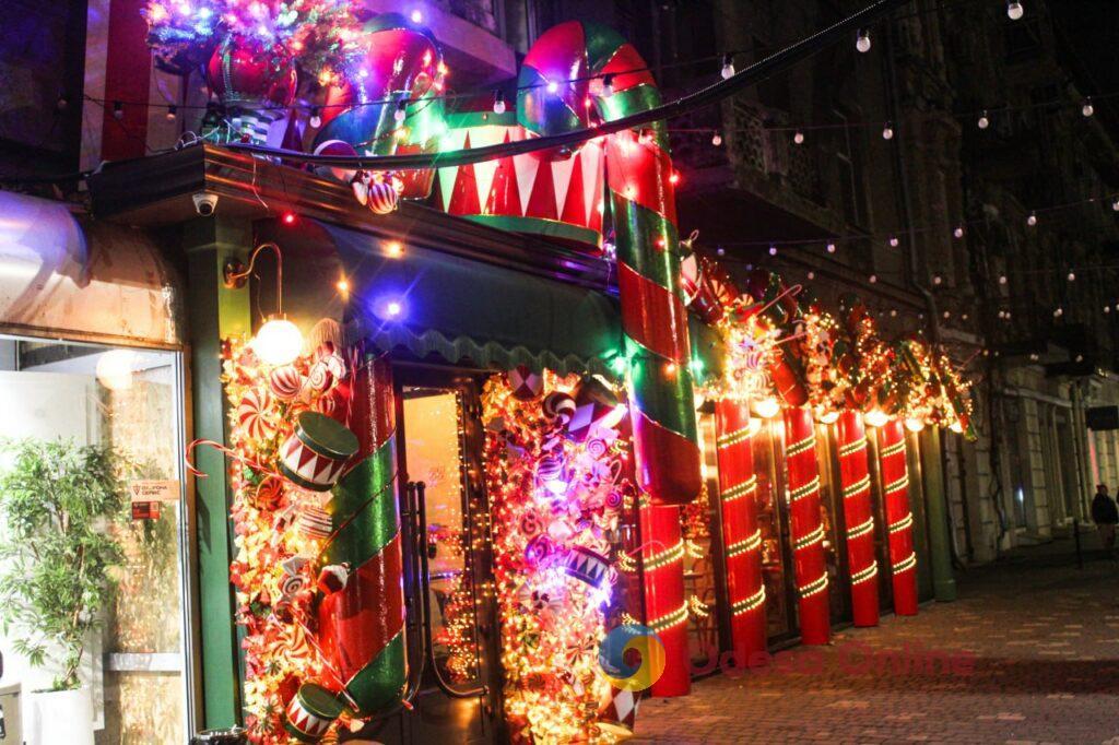 Магія деталей: одеські заклади дивують унікальними святковими інсталяціями