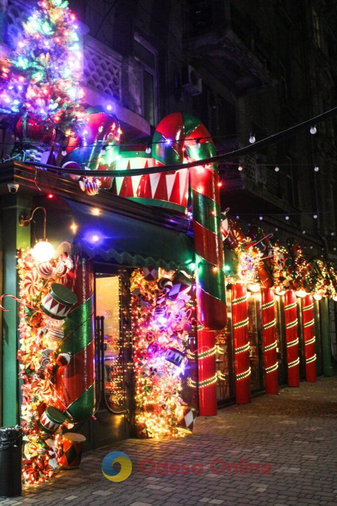 Магія деталей: одеські заклади дивують унікальними святковими інсталяціями