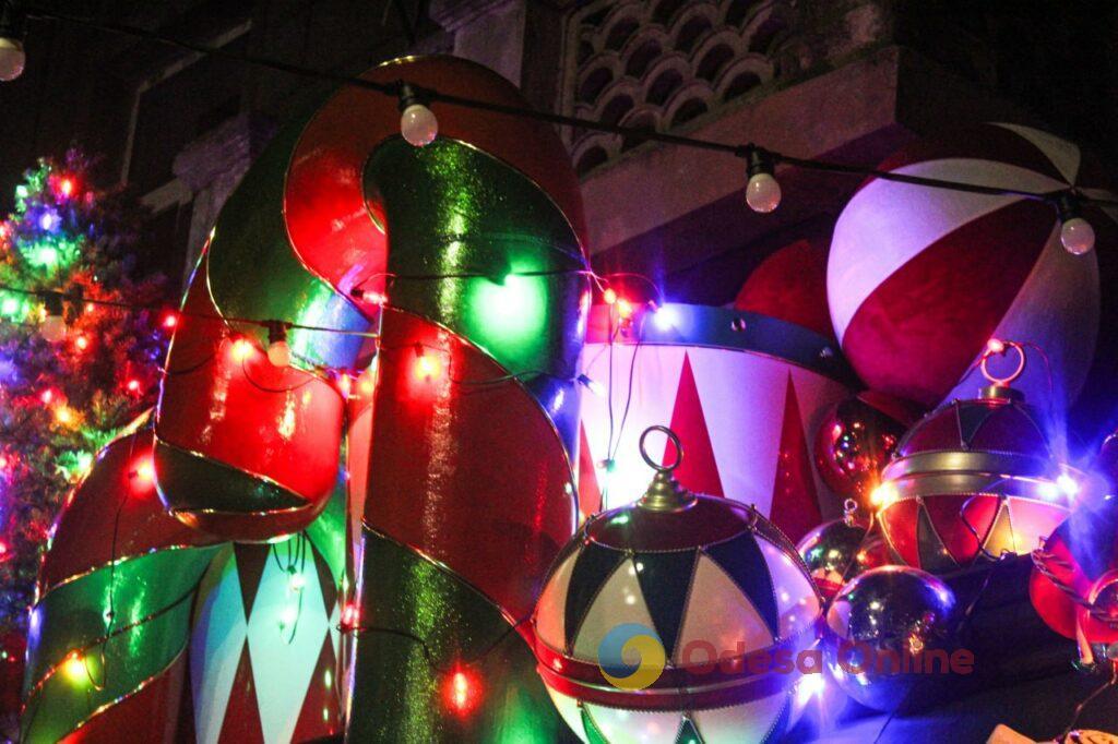 Магія деталей: одеські заклади дивують унікальними святковими інсталяціями