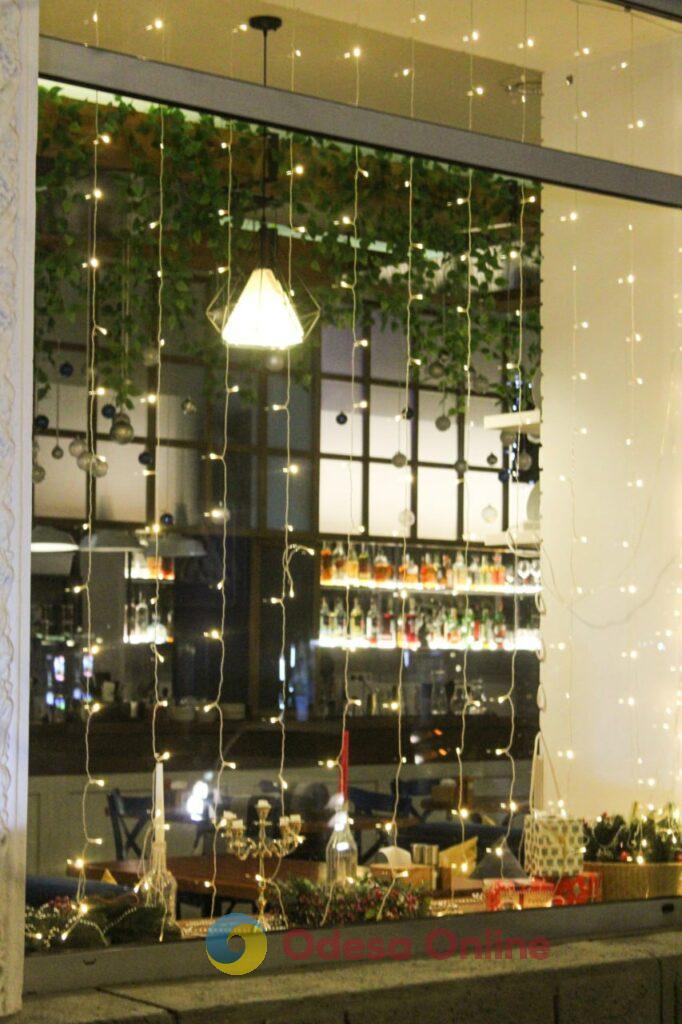 Магія деталей: одеські заклади дивують унікальними святковими інсталяціями