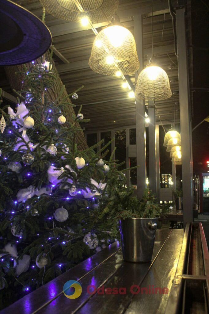 Магія деталей: одеські заклади дивують унікальними святковими інсталяціями