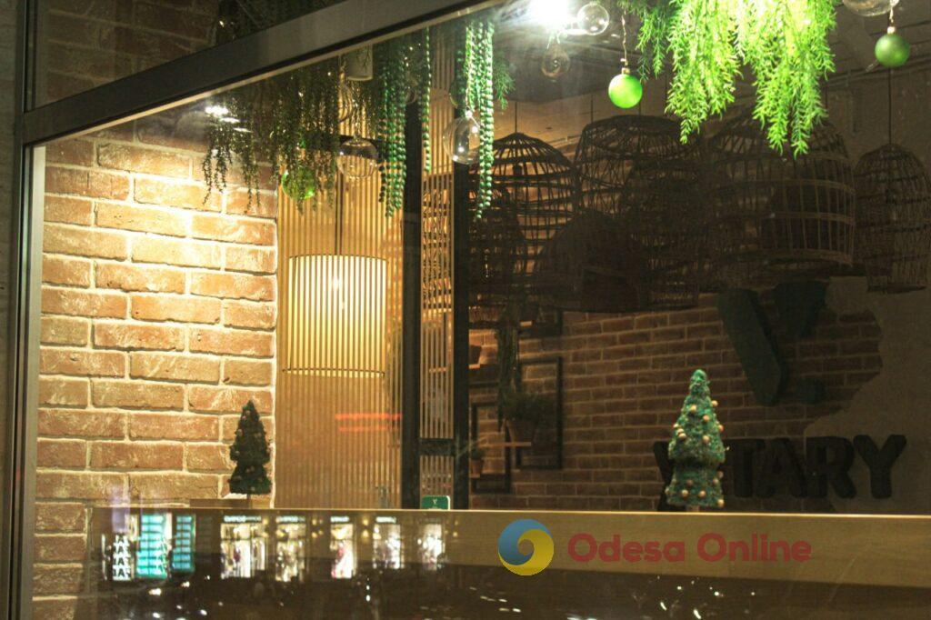Магія деталей: одеські заклади дивують унікальними святковими інсталяціями