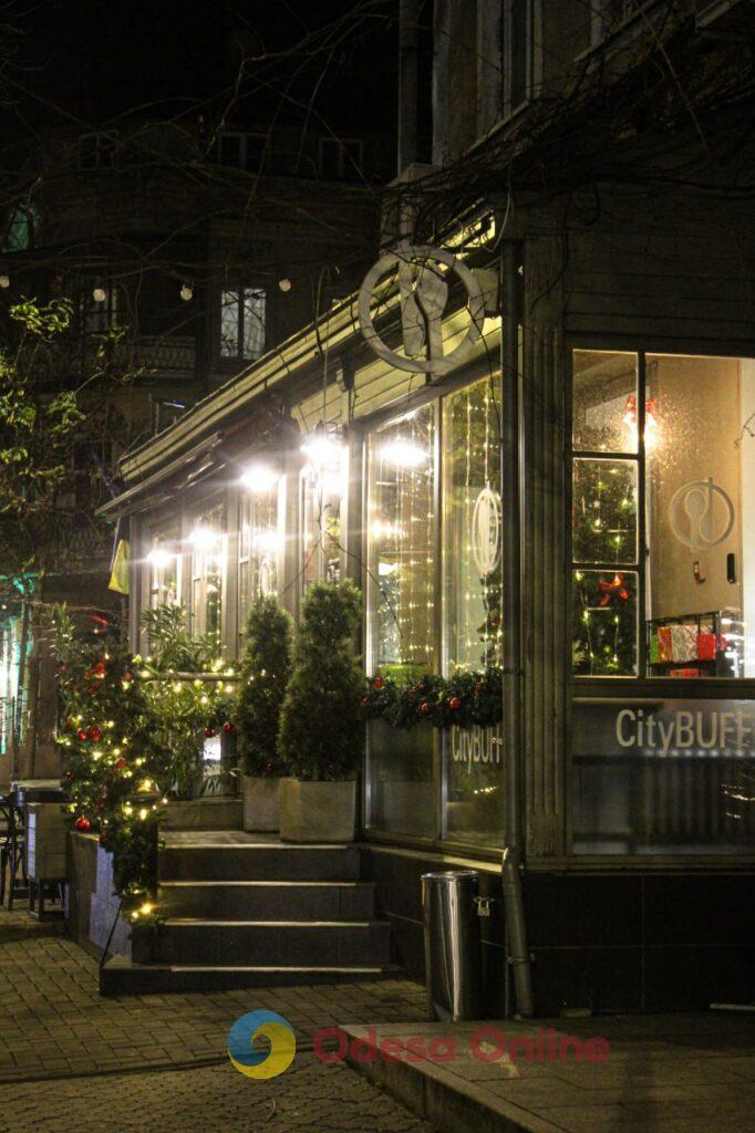 Магія деталей: одеські заклади дивують унікальними святковими інсталяціями
