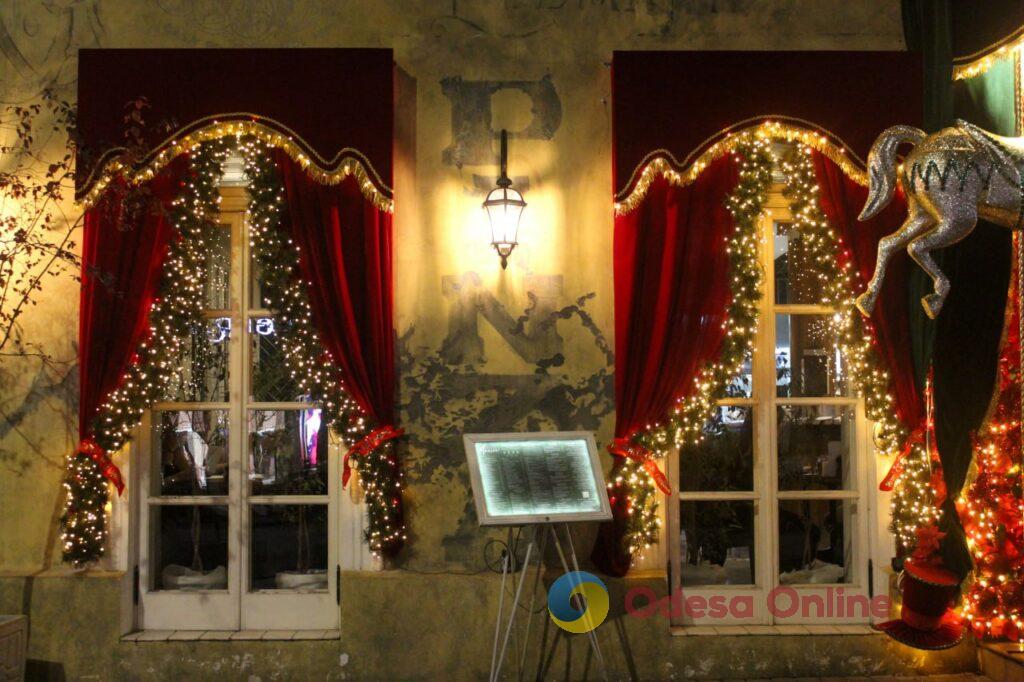 Магія деталей: одеські заклади дивують унікальними святковими інсталяціями