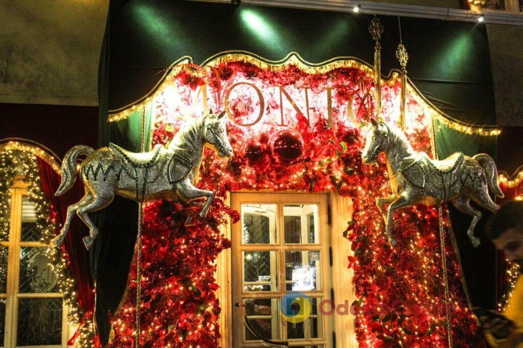 Магія деталей: одеські заклади дивують унікальними святковими інсталяціями