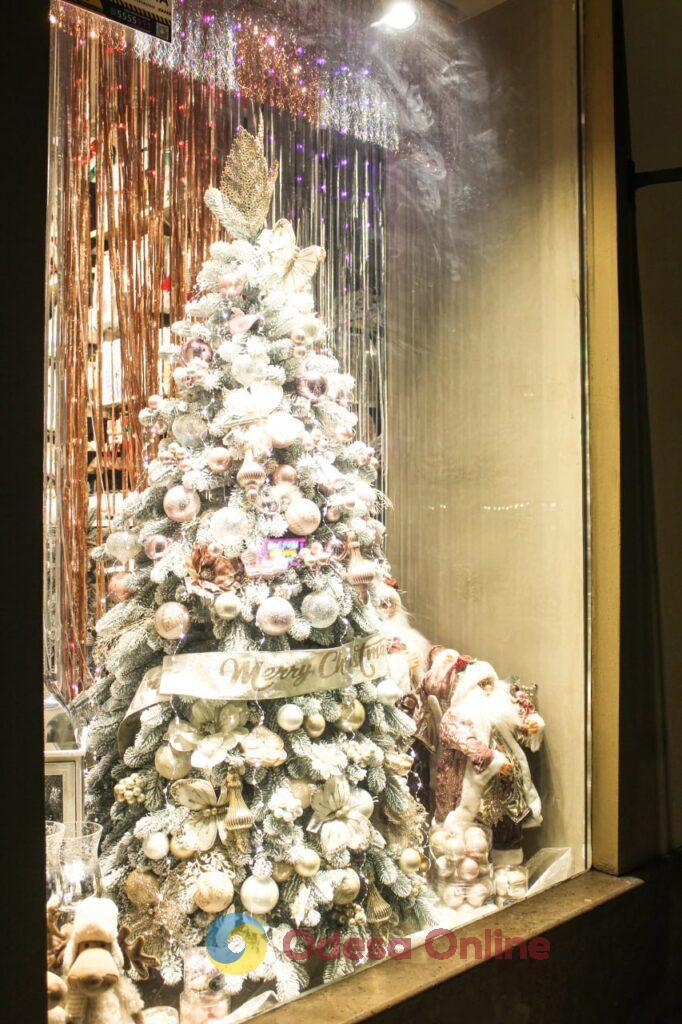 Магія деталей: одеські заклади дивують унікальними святковими інсталяціями