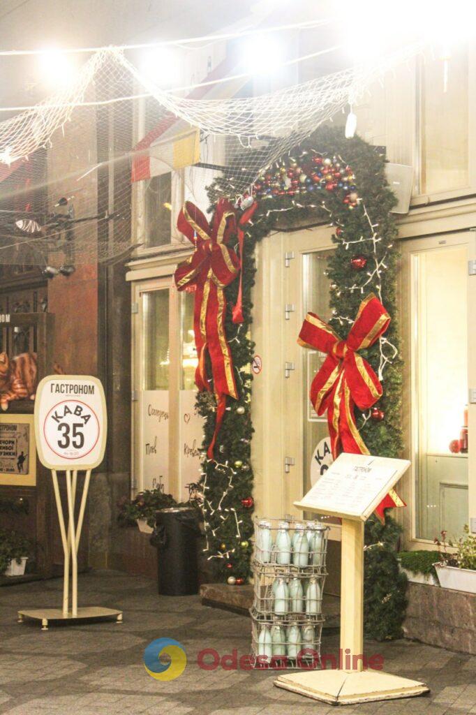 Магія деталей: одеські заклади дивують унікальними святковими інсталяціями