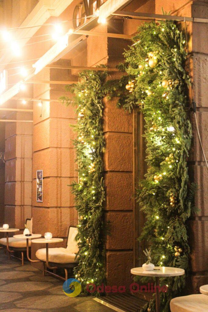 Магія деталей: одеські заклади дивують унікальними святковими інсталяціями