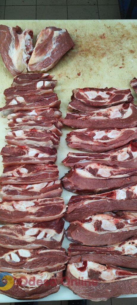 Червона ікра, авокадо та ананас: суботні ціни на одеському «Привозі»