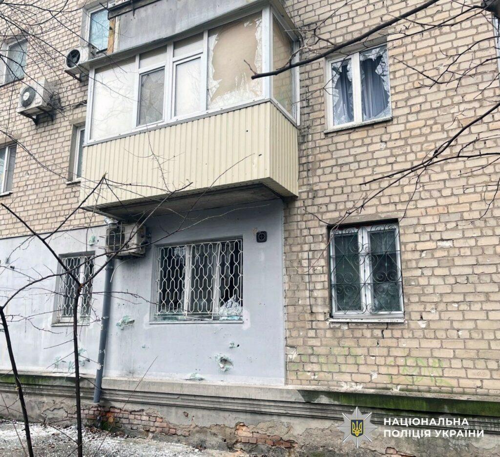 На Херсонщині через російські обстріли поранені п’ятеро людей, ще троє загинули В Херсонской области из-за российских обстрелов ранены пятеро людей, еще трое погибли