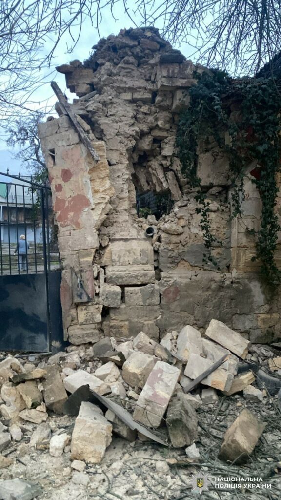 На Херсонщині обстріли за добу забрали життя однієї людини і поранили 10 людей