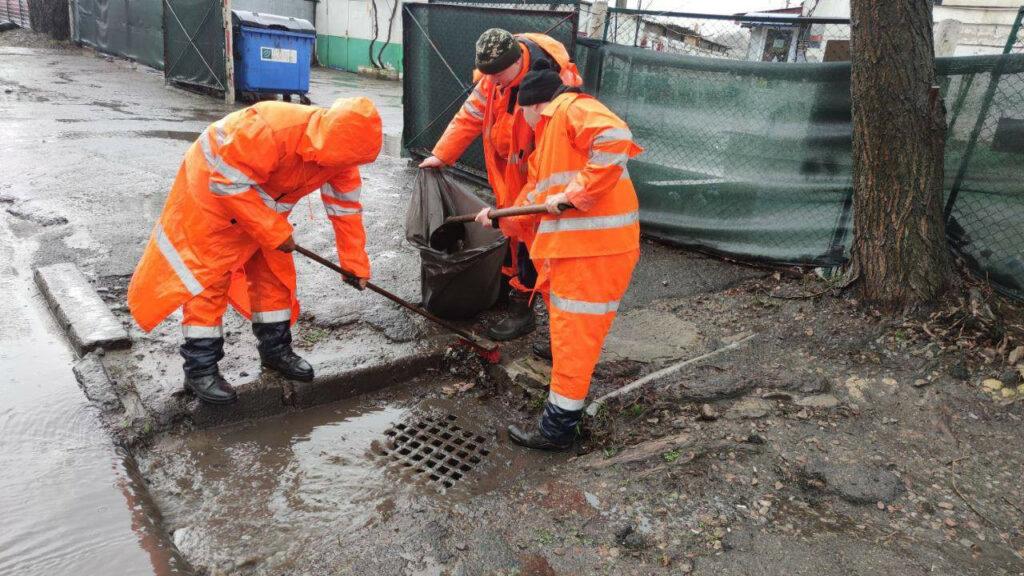 В Одесі зафіксовані часткові підтоплення через затяжну зливу
