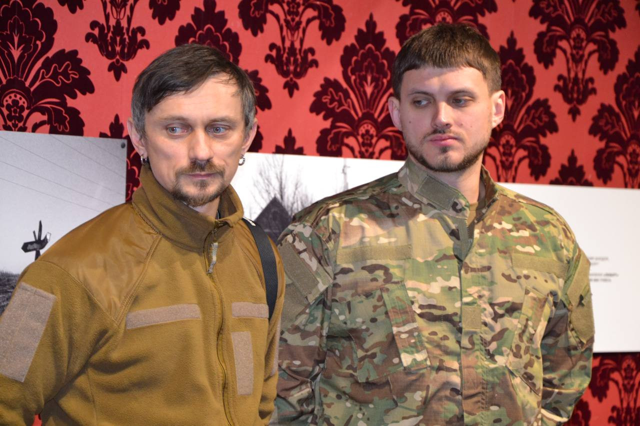 «Место пассажира»: в Одессе проходит благотворительная выставка фотографий из прифронтовой Донецкой области