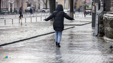 Похолодання та ожеледиця: в Одесі через погіршення погодних умов позачергово зібралася комісія ТЕБ і НС Похолодання та ожеледиця: в Одесі через погіршення погодних умов позачергово зібралася комісія ТЕБ і НС