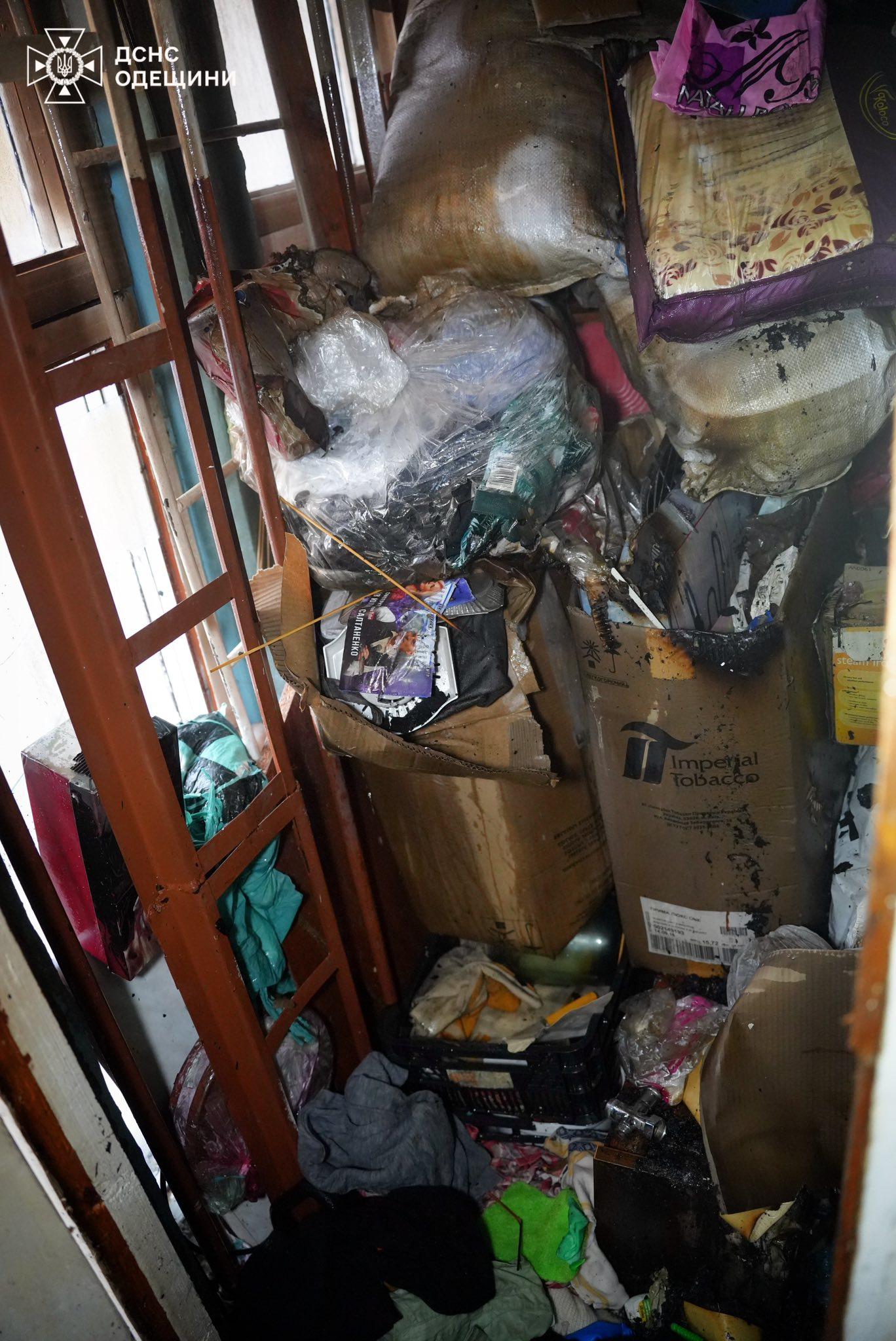 В одеській 17-поверхівці гасили пожежу (фото) В одеській 17-поверхівці гасили пожежу (фото)