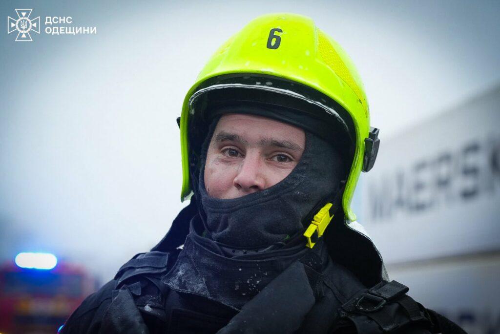Обличчя відваги: як працюють одеські рятувальники під загрозою повторних ударів