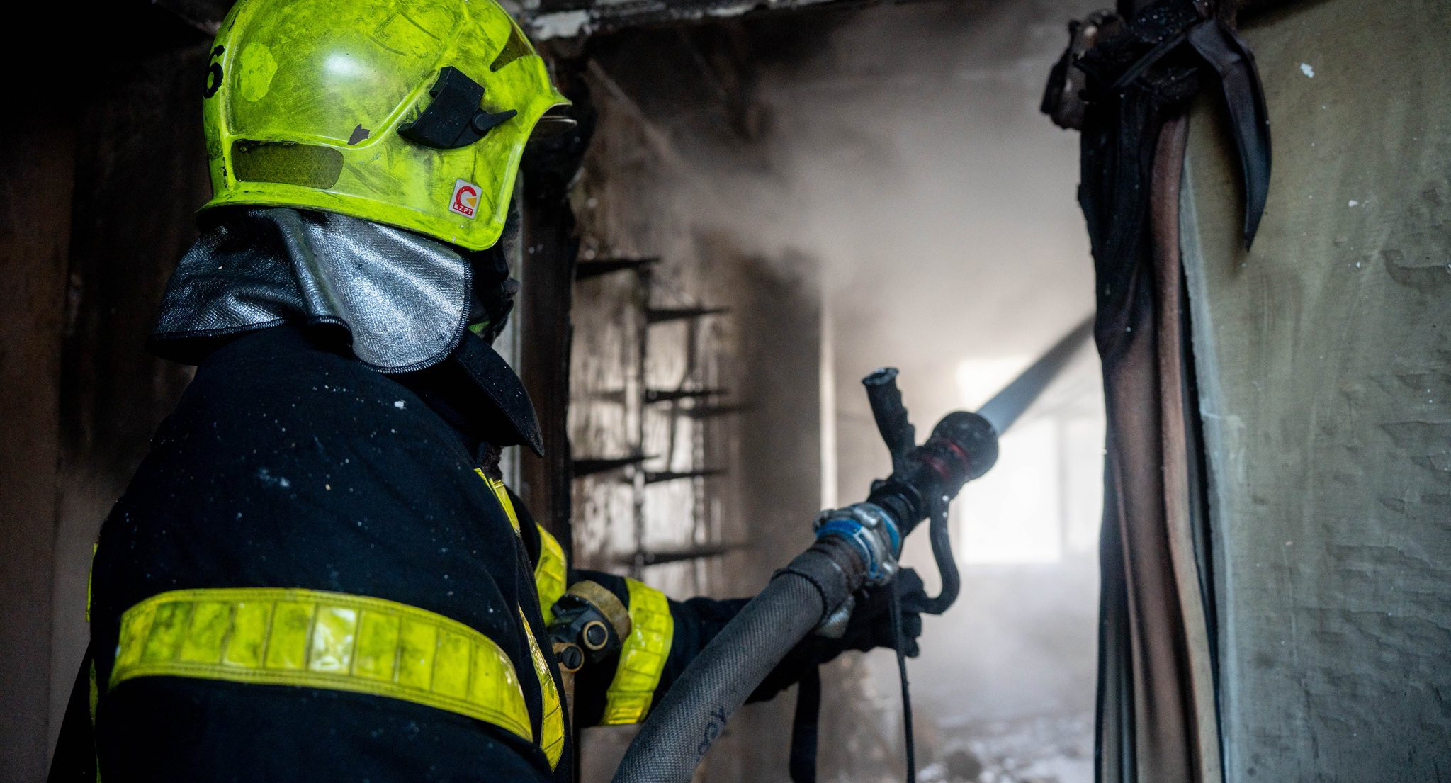 Рятувальники загасили пожежу в бізнес-центрі в Одесі