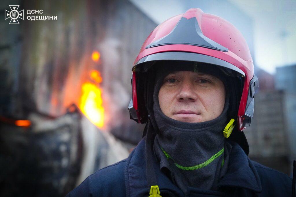Обличчя відваги: як працюють одеські рятувальники під загрозою повторних ударів