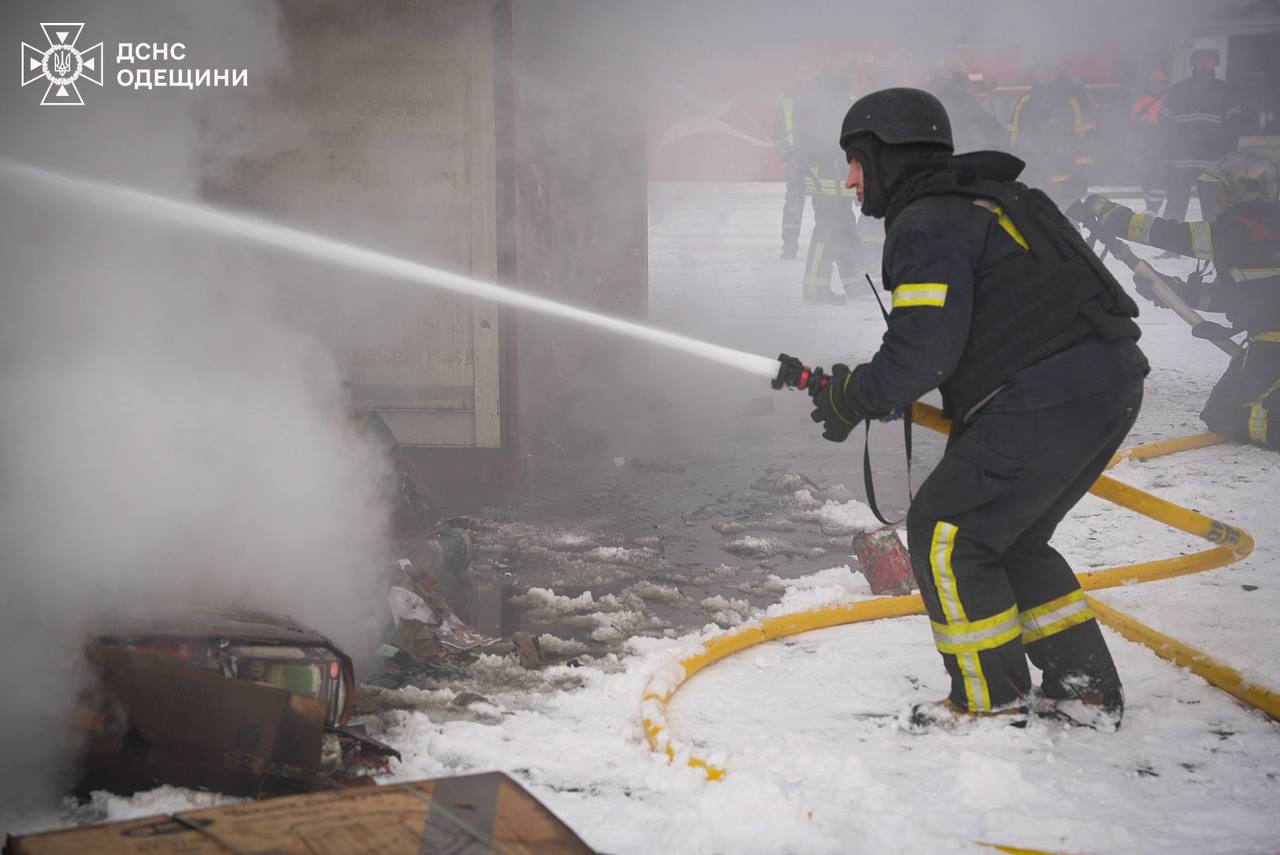 РФ балістикою атакувала портову інфраструктуру Одеського району – постраждав член екіпажу вантажного судна (оновлено)