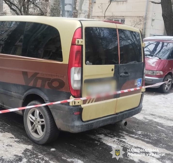 В Одессе микроавтобус насмерть сбил женщину