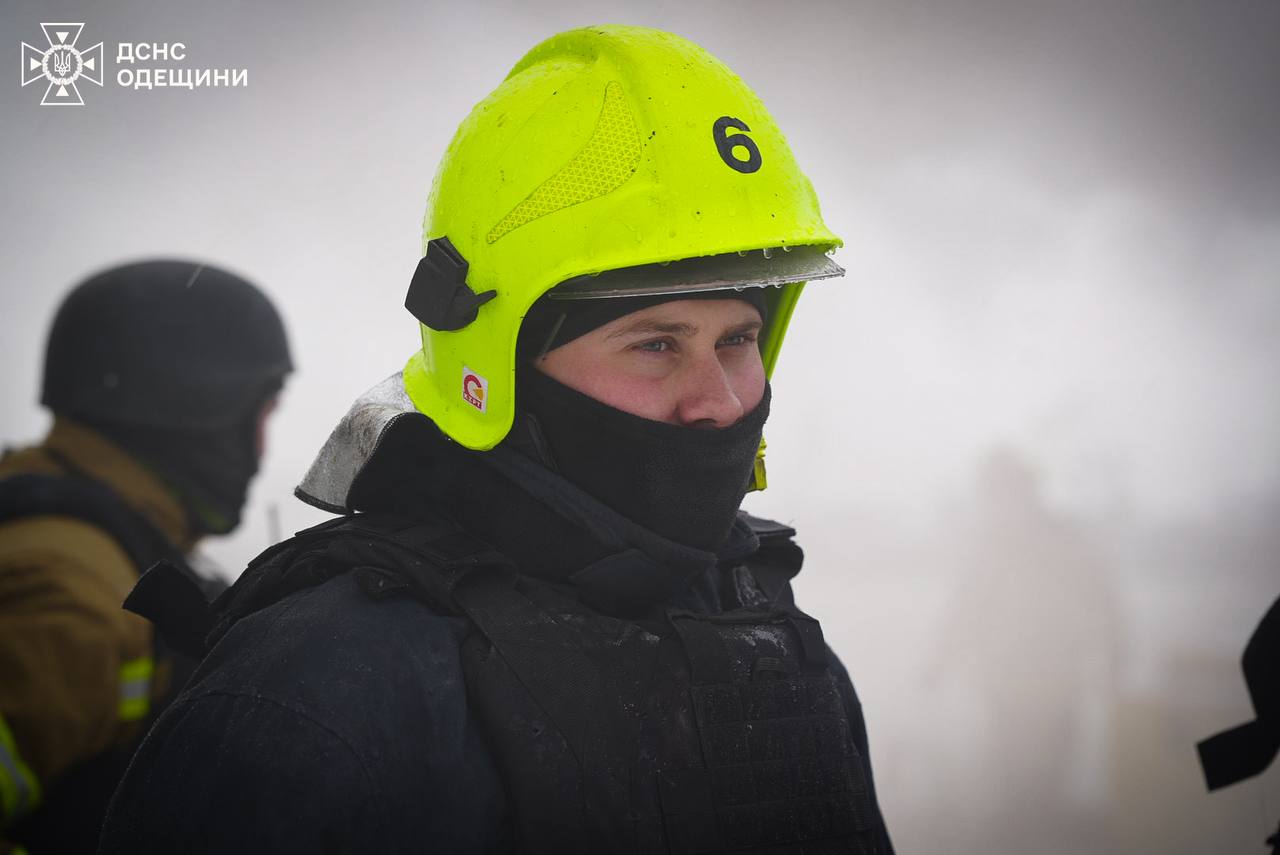 РФ балістикою атакувала портову інфраструктуру Одеського району – постраждав член екіпажу вантажного судна (оновлено)