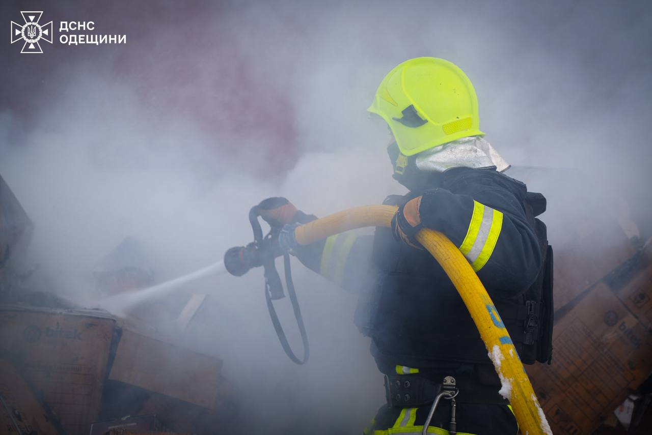 РФ балістикою атакувала портову інфраструктуру Одеського району – постраждав член екіпажу вантажного судна (оновлено)