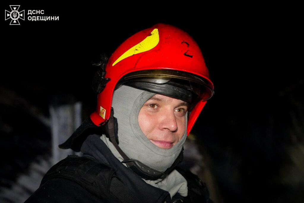 Обличчя відваги: як працюють одеські рятувальники під загрозою повторних ударів